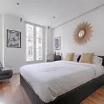 Urbanflat 206 - Beautiful In The Center Of *