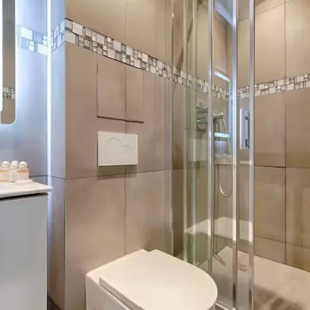 Urbanflat 206 - Beautiful In The Center Of